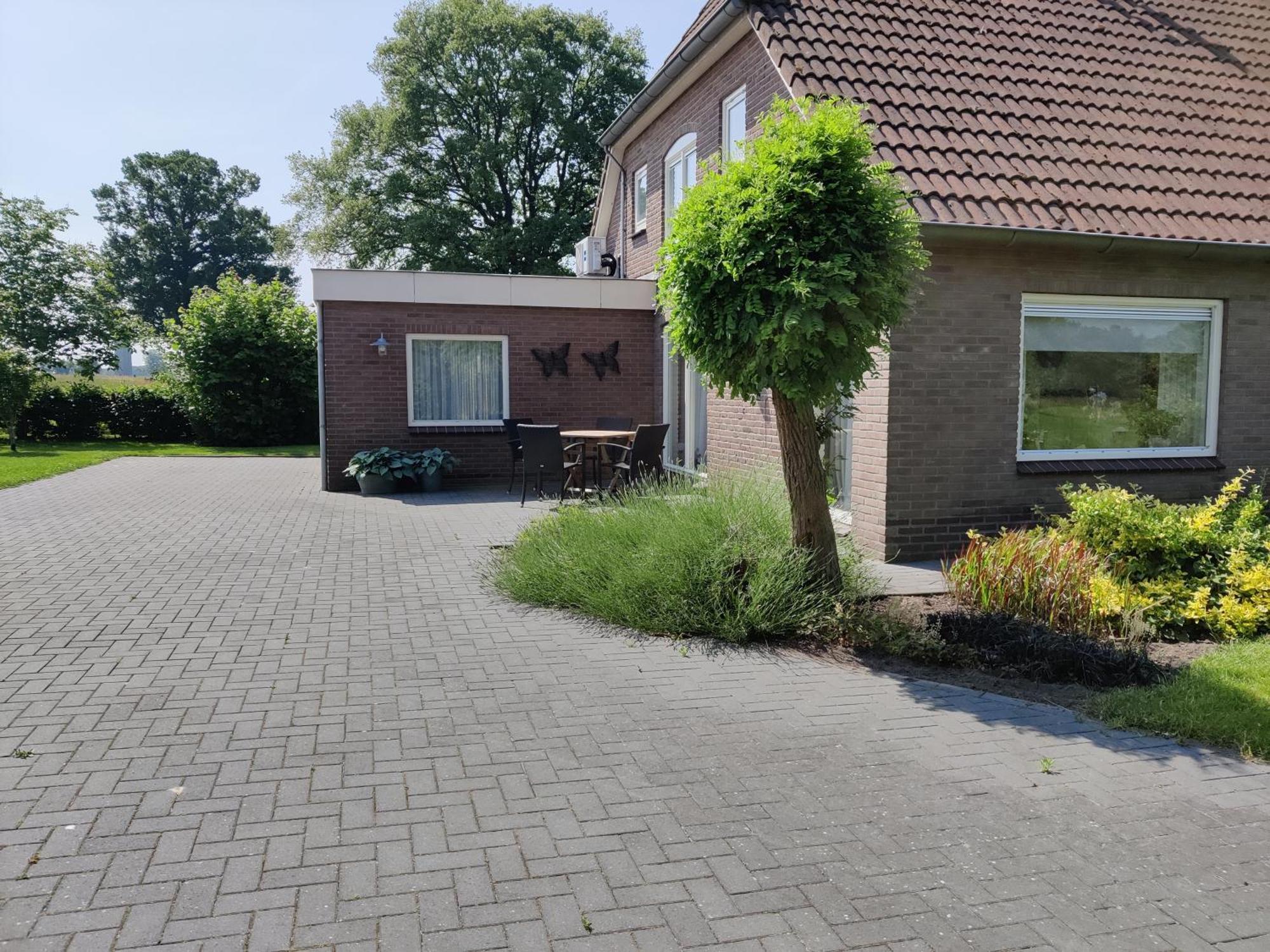 Holiday home Erve Eshuus Daarle
